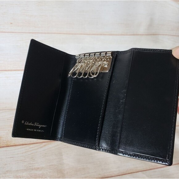 Authentic Salvatore Ferragamo Leather Keyholder Black Silver Tone Hardware Unise - Picture 10 of 16